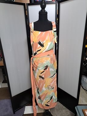 Sleeveless Abstract Print Midi Dress in Peach